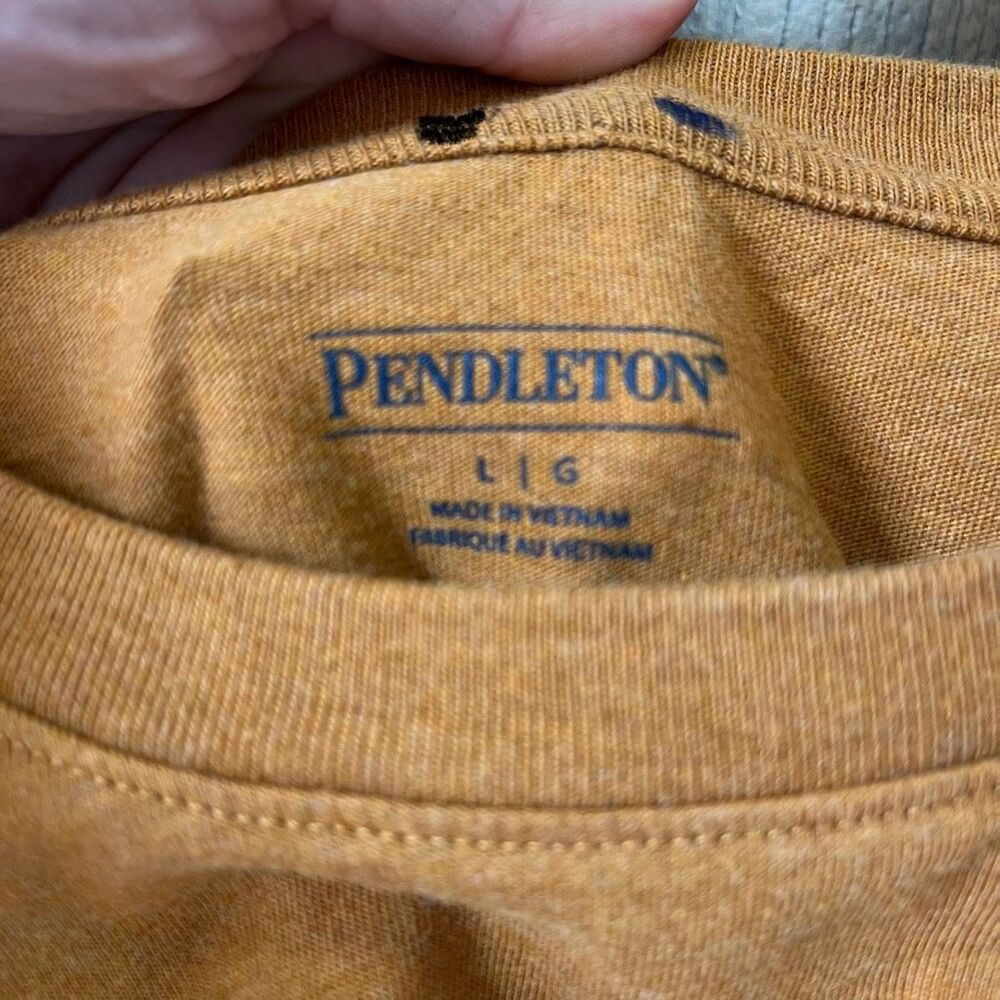 🖤 Pendleton T-shirt - Picture 2 of 3